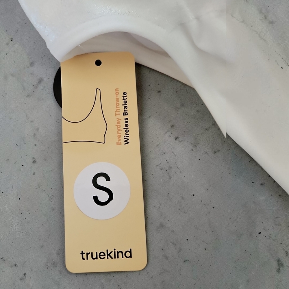 Truekind Everyday Throw-On Wireless Bralette | White | Size S | NWT - Picture 5 of 6